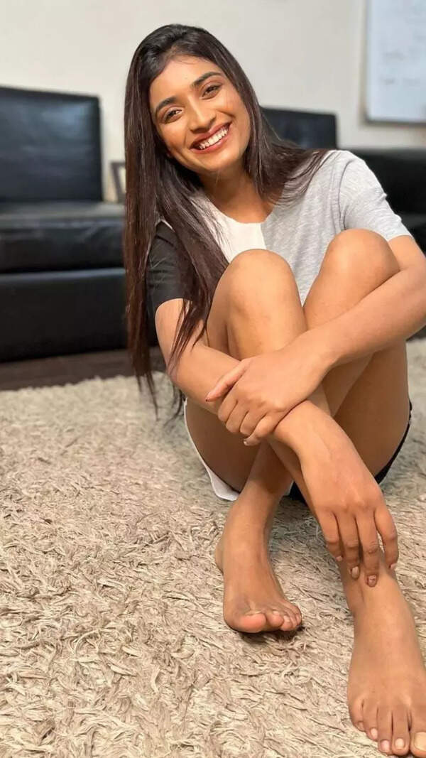 Manya Stills