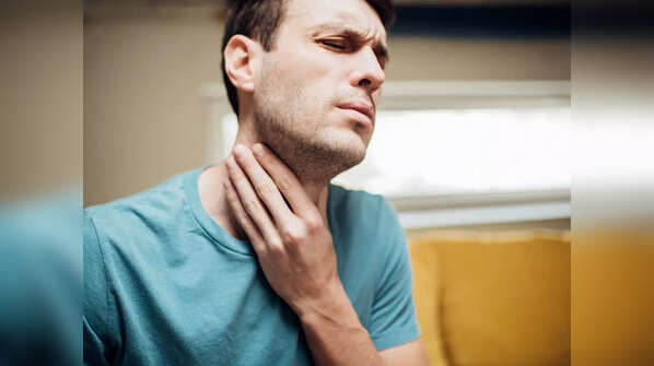 A COVID sore throat can feel like seasonal allergy