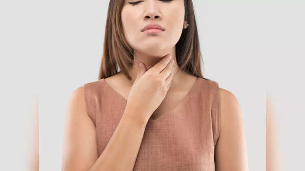 What a COVID sore throat feel like?