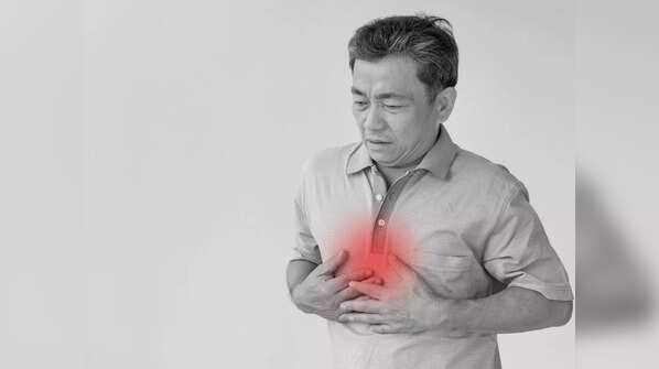 What pain in acid reflux vs. gallbladder issues feels like