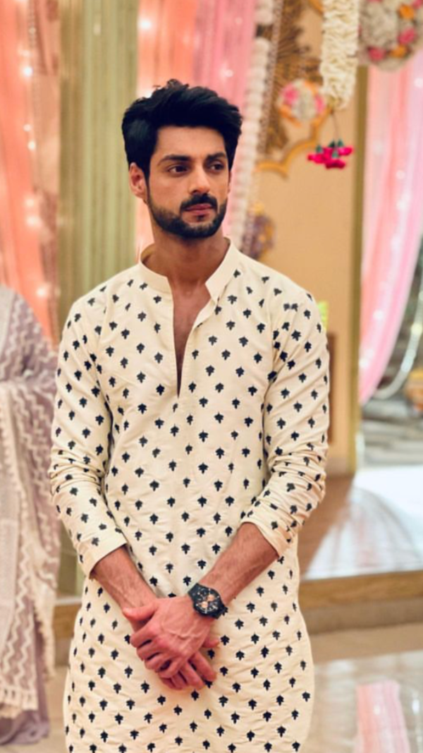 Karan Wahi Images