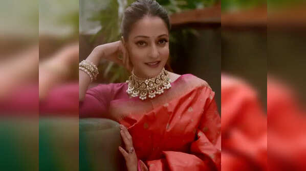 Nothing like a saree & statement jewelry