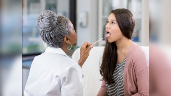 COVID symptom seen in mouth