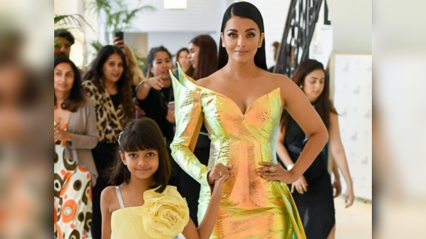 2019 Metallic golden gown and twinning with Aradhya