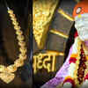 Article image for: Hyderabad devotee breaks her <i class="tbold">mangalsutra</i> to offer a golden necklace for Sai's idol