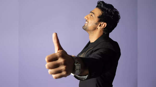 Will Dev try his luck in Bollywood?
