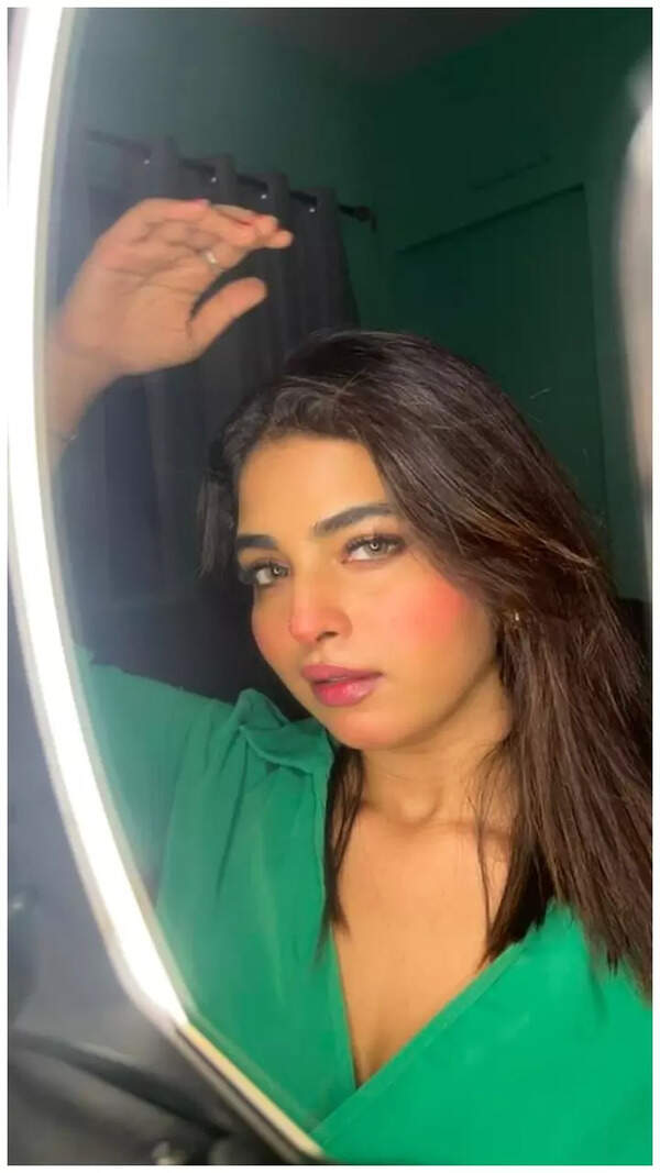 Saba Khan Pictures