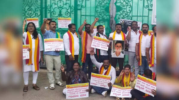 Protest against Prashanth Sambargi