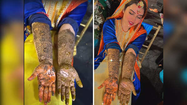 Mehendi hai rachne wali