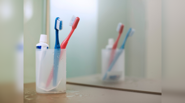 Sharing toothbrush