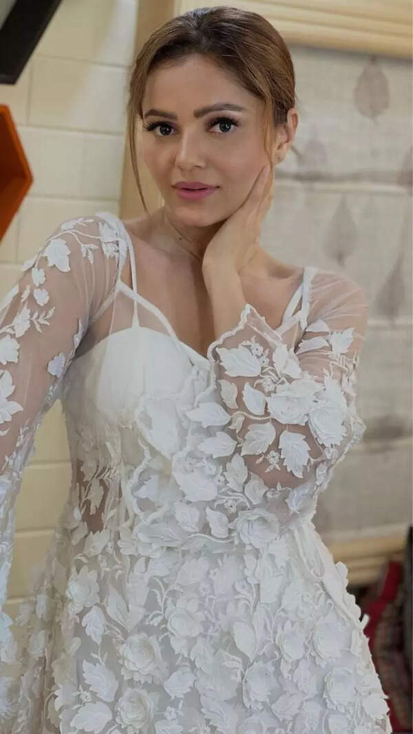 Rubina Dilaik Pictures