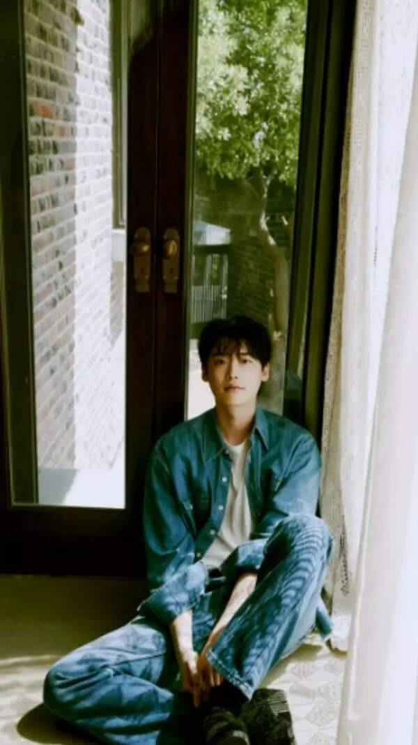 Lee Jong Suk Images