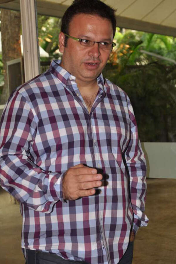 Roshan Abbas Photos