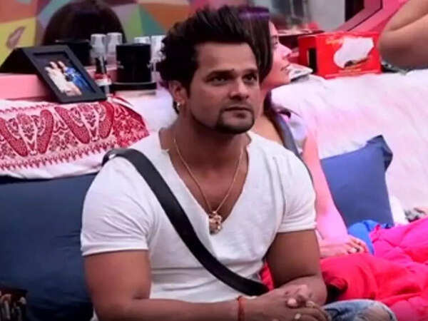 Khesari Lal Yadav Images