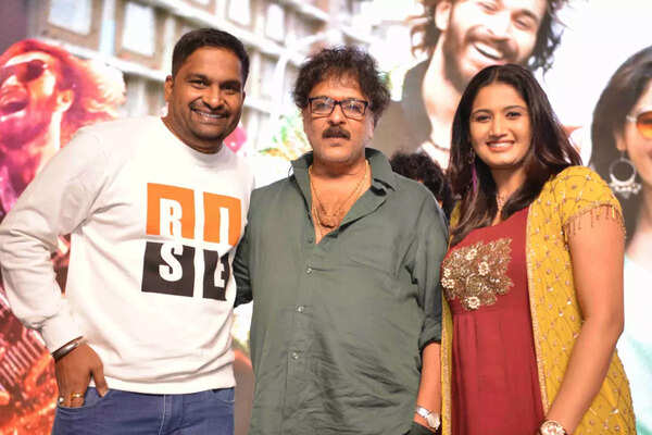 Apeksha Purohit Photos