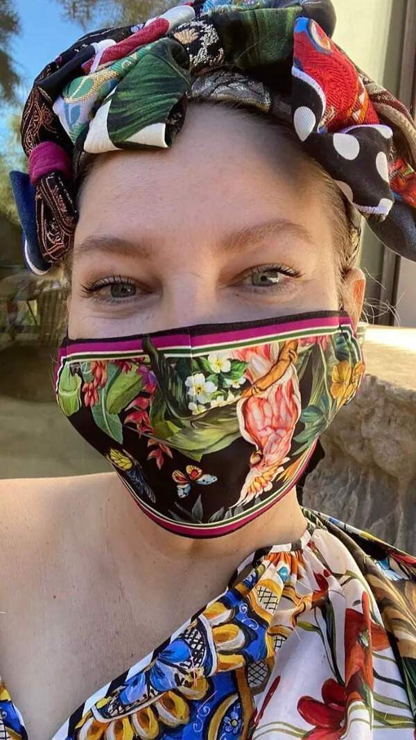 Sia Stills