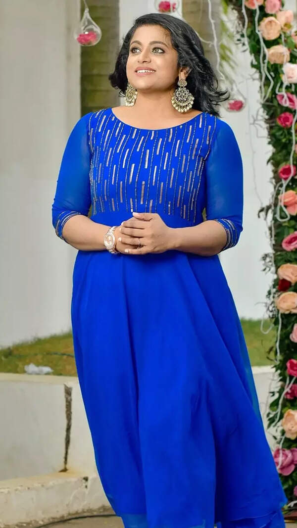Veena Nair Pictures