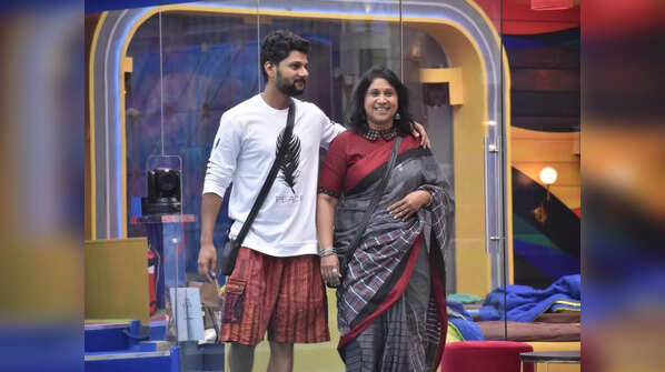 Rakesh consoles his mommy dear