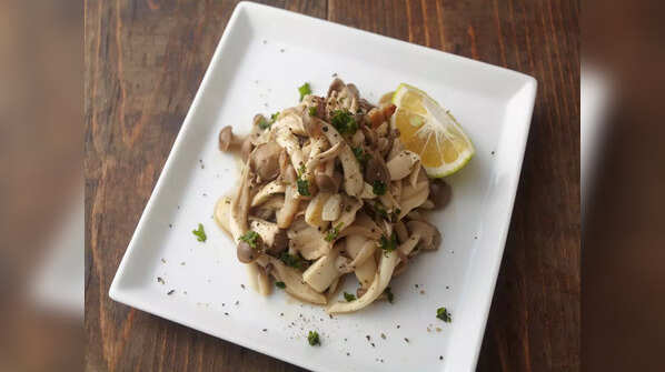 Warm mushroom salad