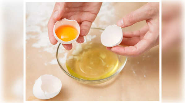 Brilliant hacks to scoop out egg yolks