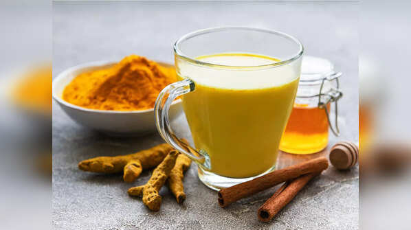Benefits of drinking Ghee and Turmeric with Milk