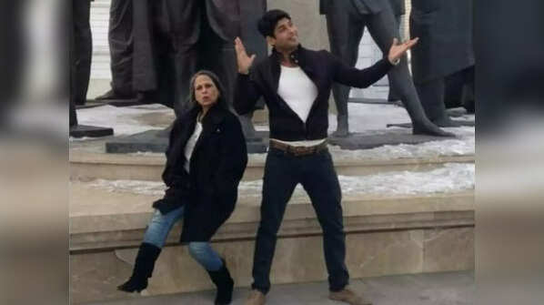 Sidharth revealed his mom was his anchor