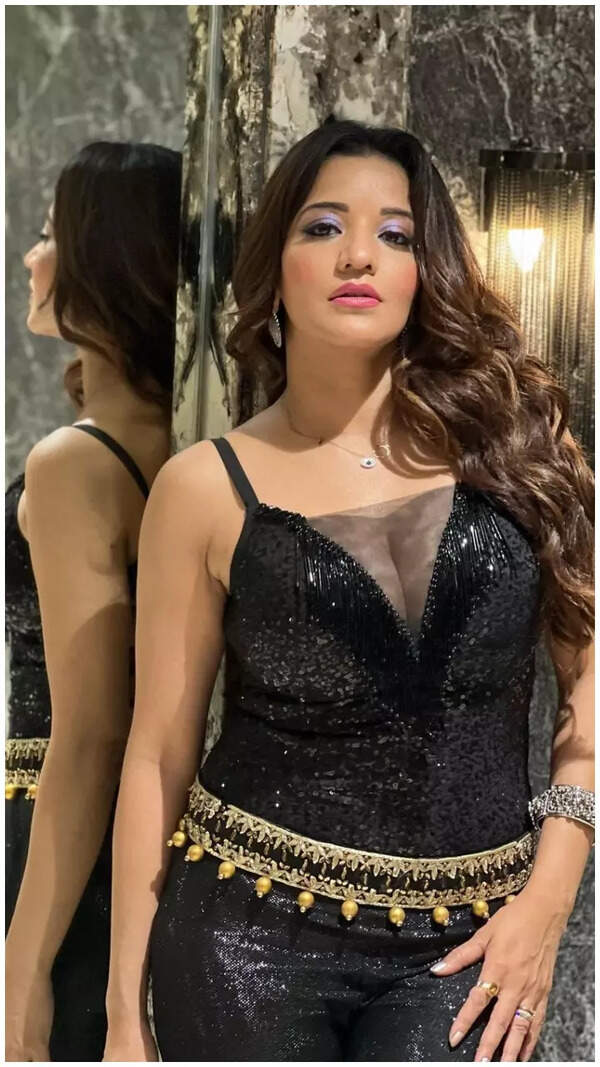 Monalisa Stills