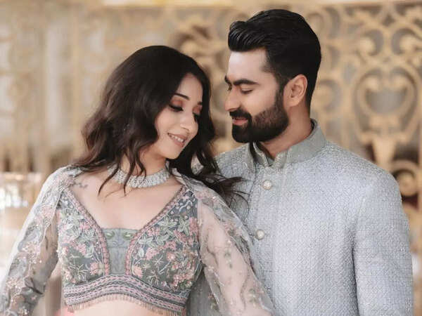 Vrushika Mehta Images