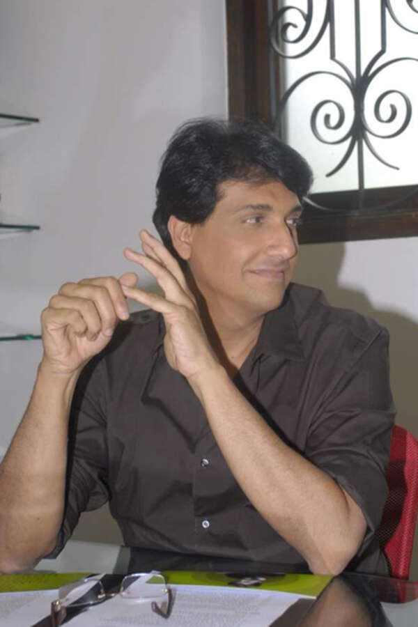 <a class="_64-f" href="https://www.facebook.com/shiamakofficial/"></a>Shiamak