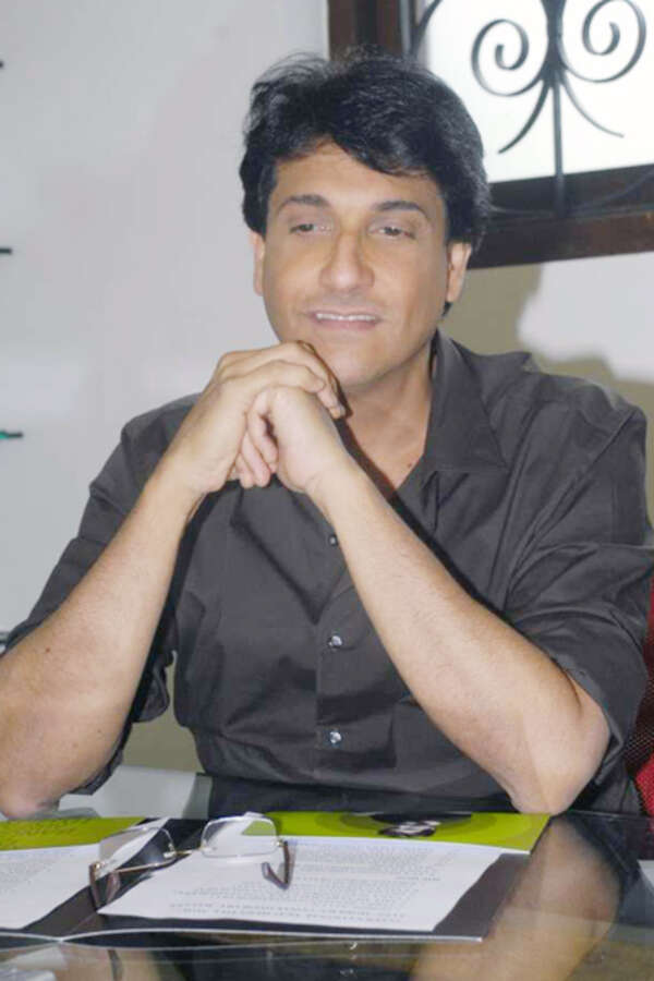 <a class="_64-f" href="https://www.facebook.com/shiamakofficial/"></a>Shiamak