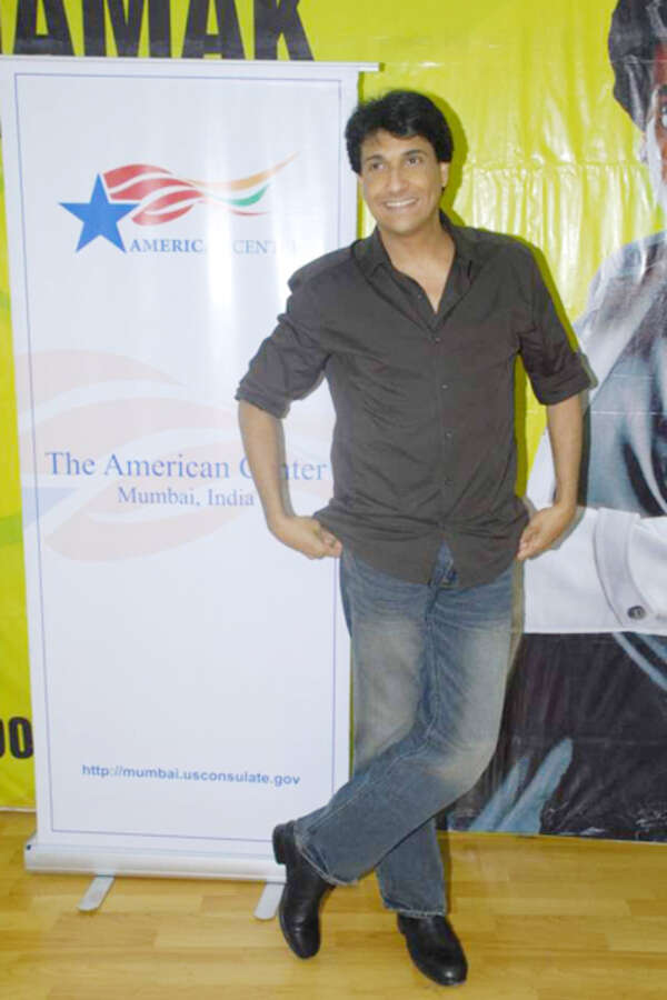 <a class="_64-f" href="https://www.facebook.com/shiamakofficial/"></a>Shiamak