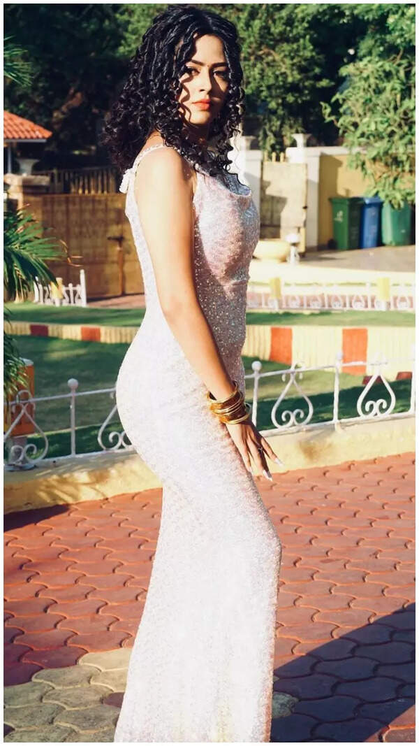 Richa Dixit Pictures