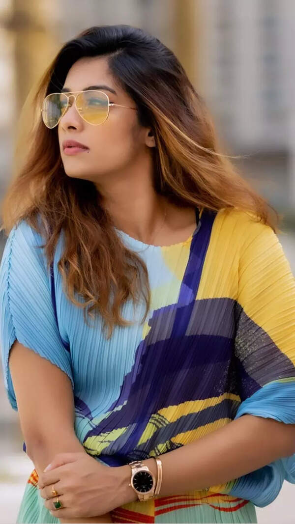 Dilsha Prasannan Wallpapers