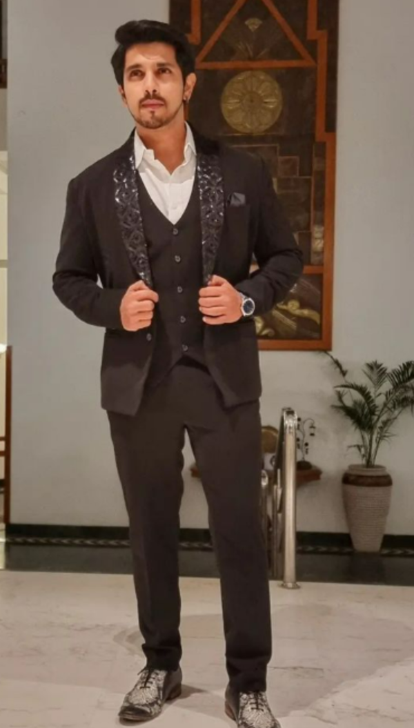 Kanwar Dhillon Photos