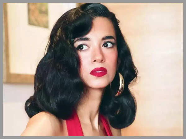 Saba Azad Photos