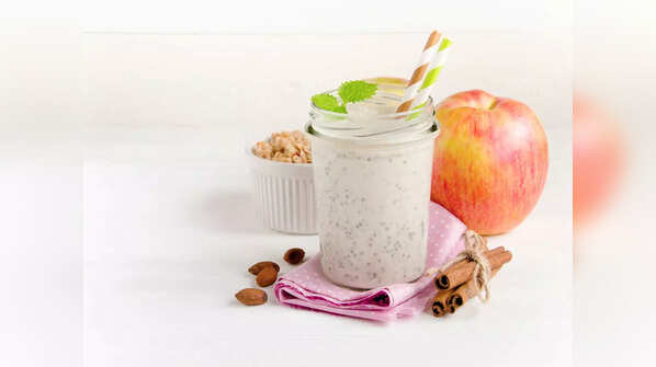 Apple chia seeds smoothie