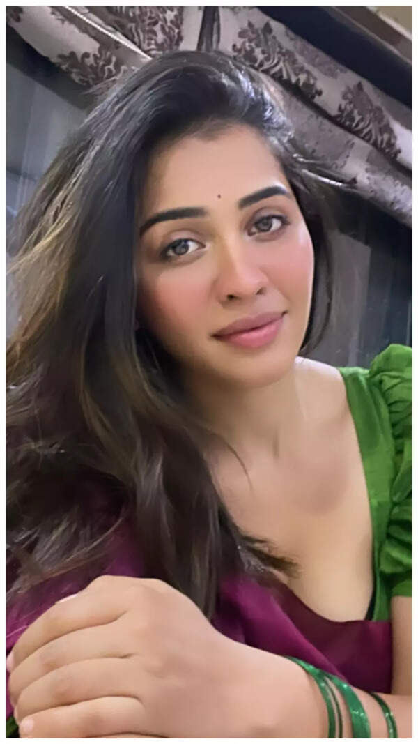 Jahnvi Chauhan Pictures
