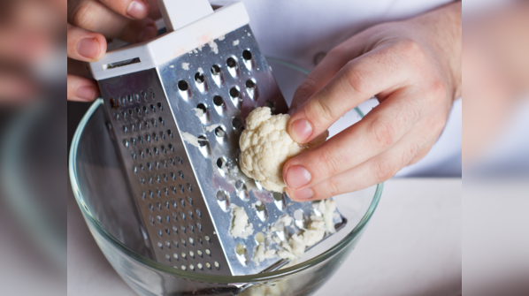 Steps to make cauliflower onion paratha