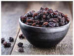 ​Black raisins or prunes