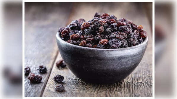 Black raisins or prunes