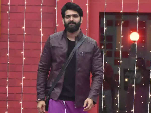 Roopesh Shetty Images