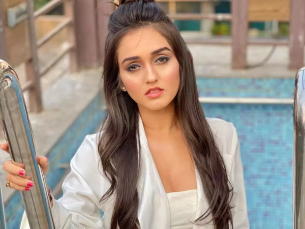 Tanya Stills