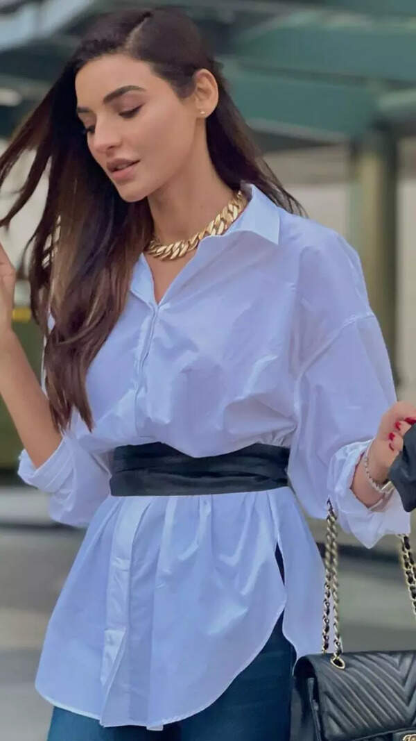 Sadia Wallpapers