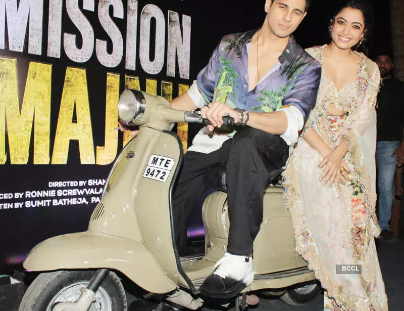 Sidharth Malhotra & Rashmika Mandanna launch Mission Majnu's first song 'Rabba Janda' in style