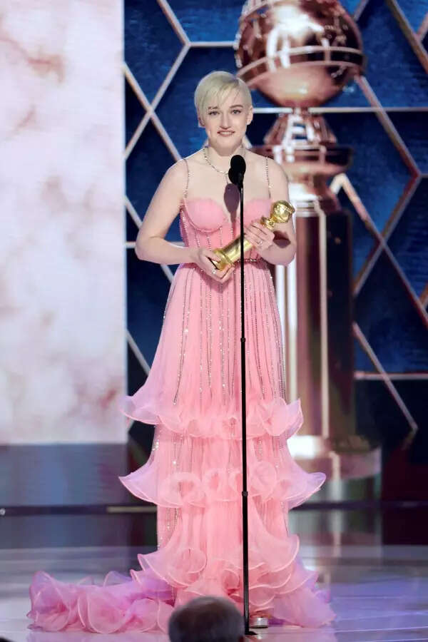Julia Garner Pictures