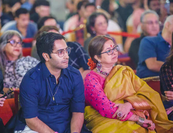 Aasmaan Bhardwaj Images