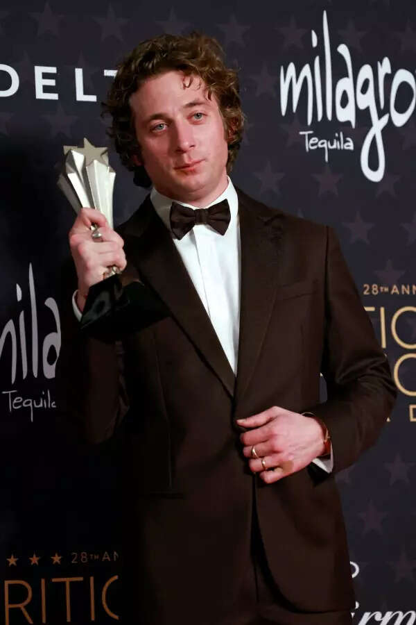 Jeremy Allen White Stills
