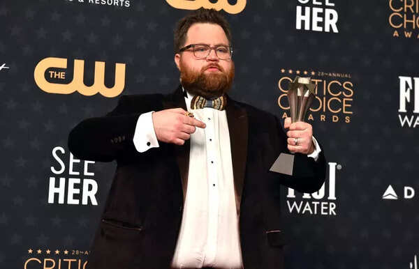 Paul Walter Hauser Photos