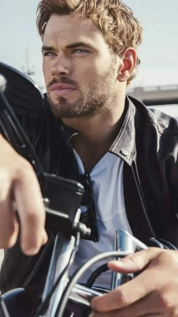 Kellan Lutz Photos