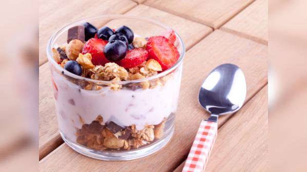 Plain Yogurt with berries and granola